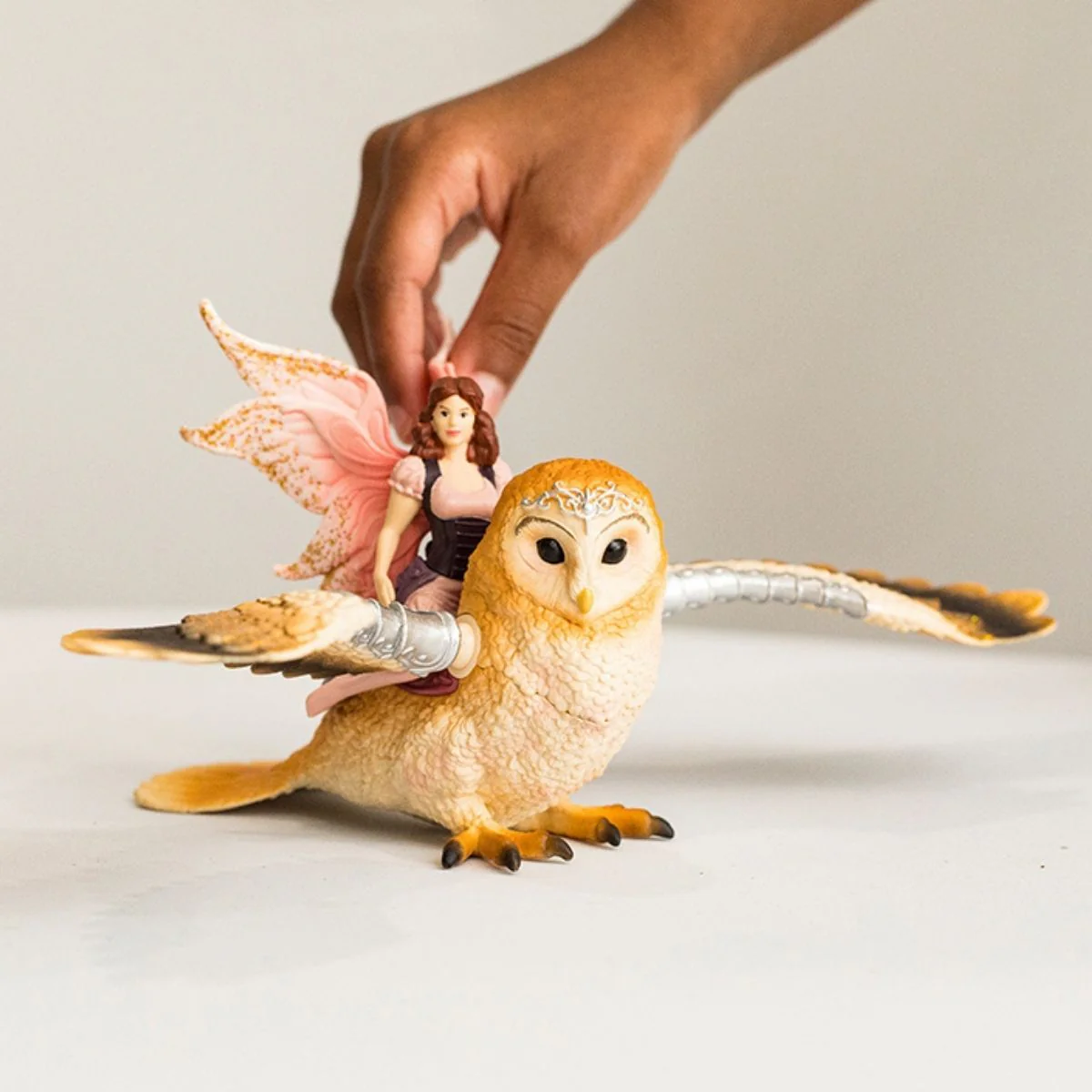 Fairy in Flight on Glam-Owl - Image 2