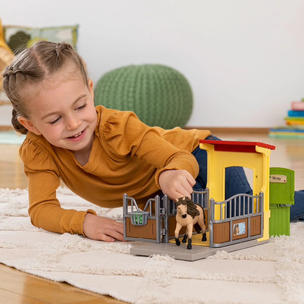 Pony Box with Iceland Pony Stallion - Image 2